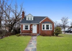  E Seaman Ave, Freeport NY