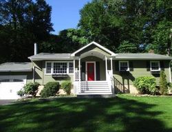 Foreclosure Listing in WOODLAND DR KINGS PARK, NY 11754