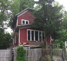 Foreclosure Listing in FAYETTE ST MANLIUS, NY 13104