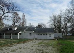 Foreclosure Listing in MCKINLEY ST BENTON, IL 62812