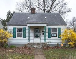 Foreclosure Listing in HOWE RD WAYNE, MI 48184