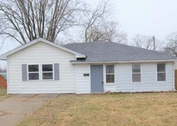  N 16th St, Pekin IL