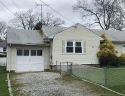 Foreclosure Listing in LARSEN LN WEST BABYLON, NY 11704