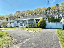 Foreclosure Listing in CHANEL DR E SHIRLEY, NY 11967