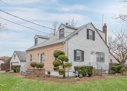  N Chestnut St, Massapequa NY