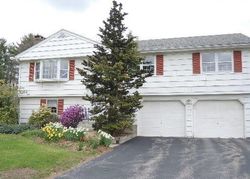  Meadowview Dr, Torrington CT