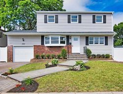 Foreclosure Listing in LAKESHORE DR MASSAPEQUA PARK, NY 11762