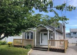 Foreclosure Listing in E NEPTUNE AVE LINDENHURST, NY 11757