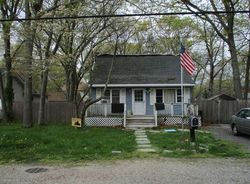  Lexington Rd, Shirley NY