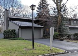 Foreclosure Listing in MEADOWOOD DR JERICHO, NY 11753