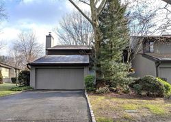 Foreclosure Listing in MEADOWOOD DR JERICHO, NY 11753