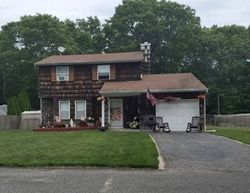  Evelyn Ct, Manorville NY