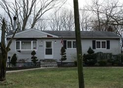  Spur Dr S, Bay Shore NY
