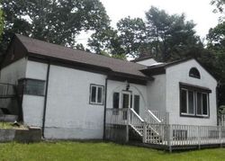 Foreclosure Listing in HALF MILE RD MIDDLE ISLAND, NY 11953