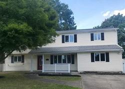 Foreclosure Listing in SPRUCE AVE WEST ISLIP, NY 11795