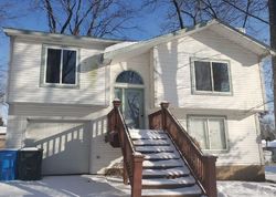 Foreclosure Listing in SUNDEW ST COMMERCE TOWNSHIP, MI 48382