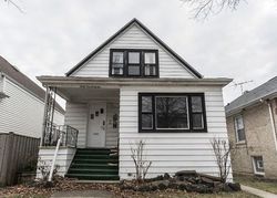  W Byron St, Chicago IL