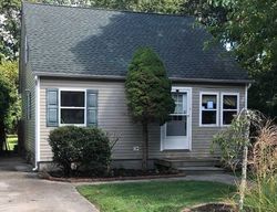  Heston Rd, Shirley NY
