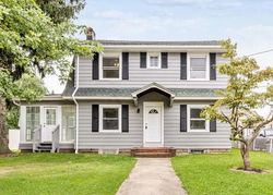  W River Dr, Pennsauken NJ