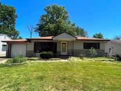 Foreclosure Listing in UNDERCLIFF DR HAZELWOOD, MO 63042