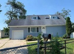 Foreclosure Listing in FRONT AVE BRENTWOOD, NY 11717