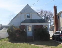 Foreclosure Listing in LINCOLN AVE NEW HYDE PARK, NY 11040