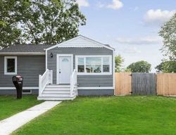  N Hamilton Ave, Lindenhurst NY