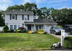 Foreclosure Listing in SHELLEY DR MIDDLE ISLAND, NY 11953