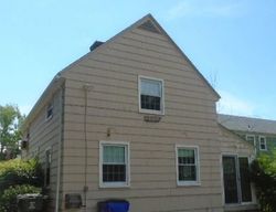 Foreclosure Listing in WOODMERE RD WEST HARTFORD, CT 06119