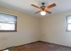 Foreclosure Listing in E GLENWOOD RD GLENVIEW, IL 60025