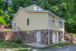 Foreclosure Listing in NOSENZO POND RD WEST MILFORD, NJ 07480