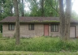 Foreclosure Listing in S REDWOOD RD WARSAW, IN 46580