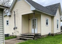 Foreclosure Listing in W VAN BUREN ST PARIS, IL 61944