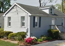 Foreclosure Listing in WOODMONT PL FARMINGVILLE, NY 11738