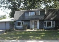 Foreclosure Listing in WAVERLY AVE FARMINGVILLE, NY 11738