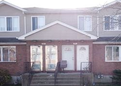 Foreclosure Listing in BURCHELL RD ARVERNE, NY 11692