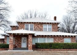 Foreclosure Listing in S 6TH ST CHICKASHA, OK 73018