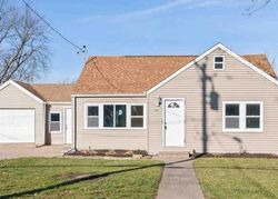 Foreclosure Listing in HARRISON DR CLINTON, IA 52732