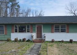 Foreclosure Listing in CIRCLE DR WALLACE, NC 28466