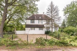 Foreclosure Listing in W OLD MILL RD LAKE FOREST, IL 60045