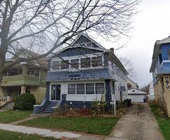  E 154th St, Cleveland OH