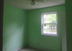 Foreclosure Listing in WHITTIER LN NEW CASTLE, IN 47362