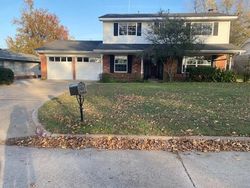 Foreclosure Listing in N POTTENGER AVE SHAWNEE, OK 74804