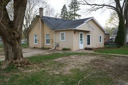 Foreclosure Listing in CLAY ST WOODSTOCK, IL 60098
