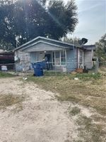  W Travis St, Falfurrias TX