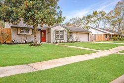  Mullins Dr, Houston TX