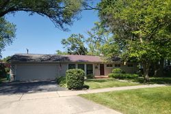 Foreclosure Listing in CHESTNUT ST DEERFIELD, IL 60015