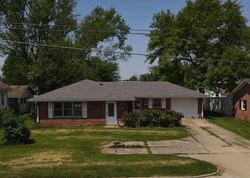 Foreclosure Listing in S WALNUT ST SEYMOUR, IN 47274