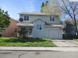 Foreclosure in  E 9TH PL Kennewick, WA 99336