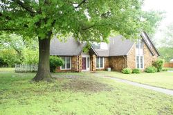 Foreclosure Listing in E 66TH ST TULSA, OK 74133